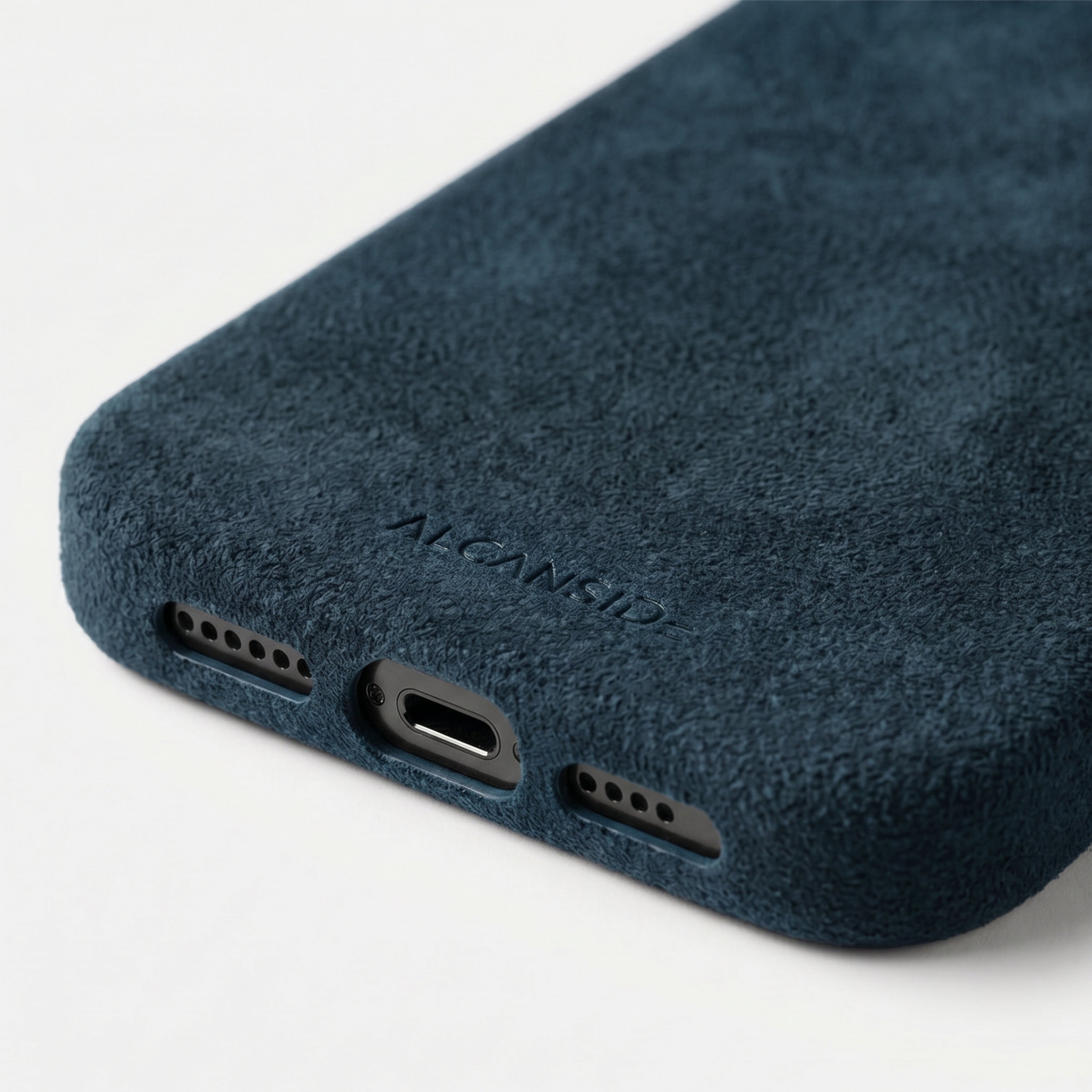 iPhone 15 - Alcantara Case - Navy Blue