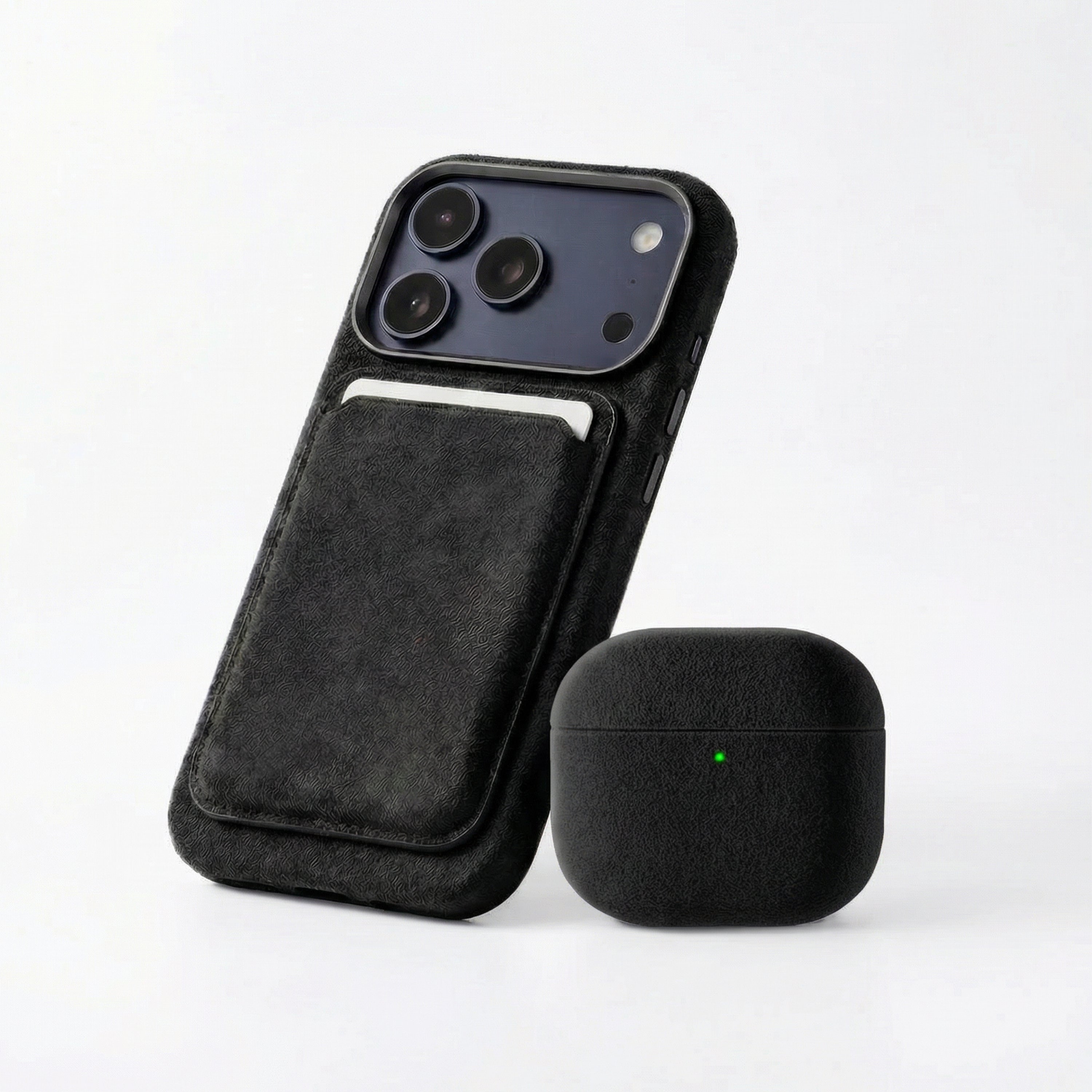 AirPods (4th generation) Alcantara Case - Deep Black