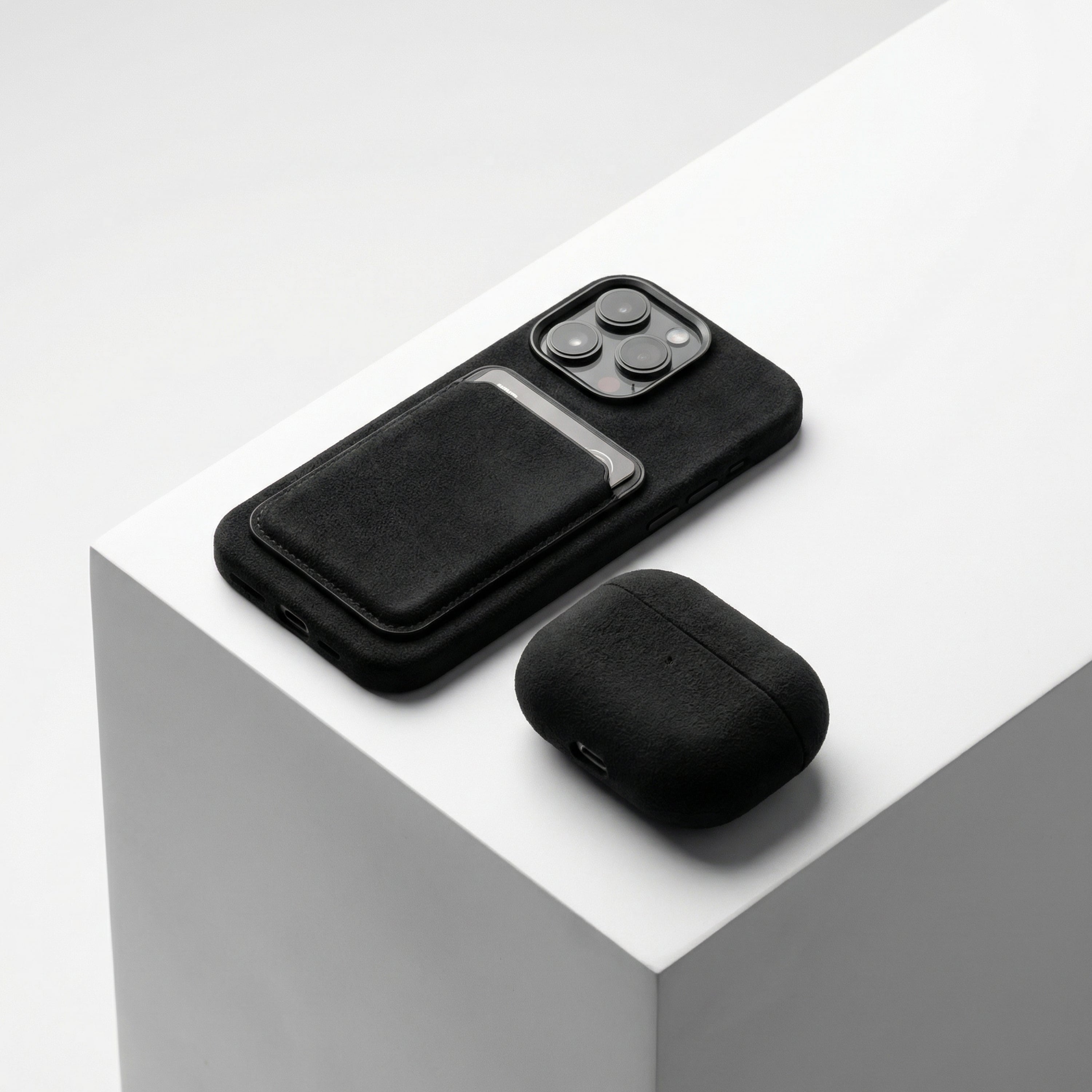 iPhone 15 Pro Max - Alcantara Case - Deep Black