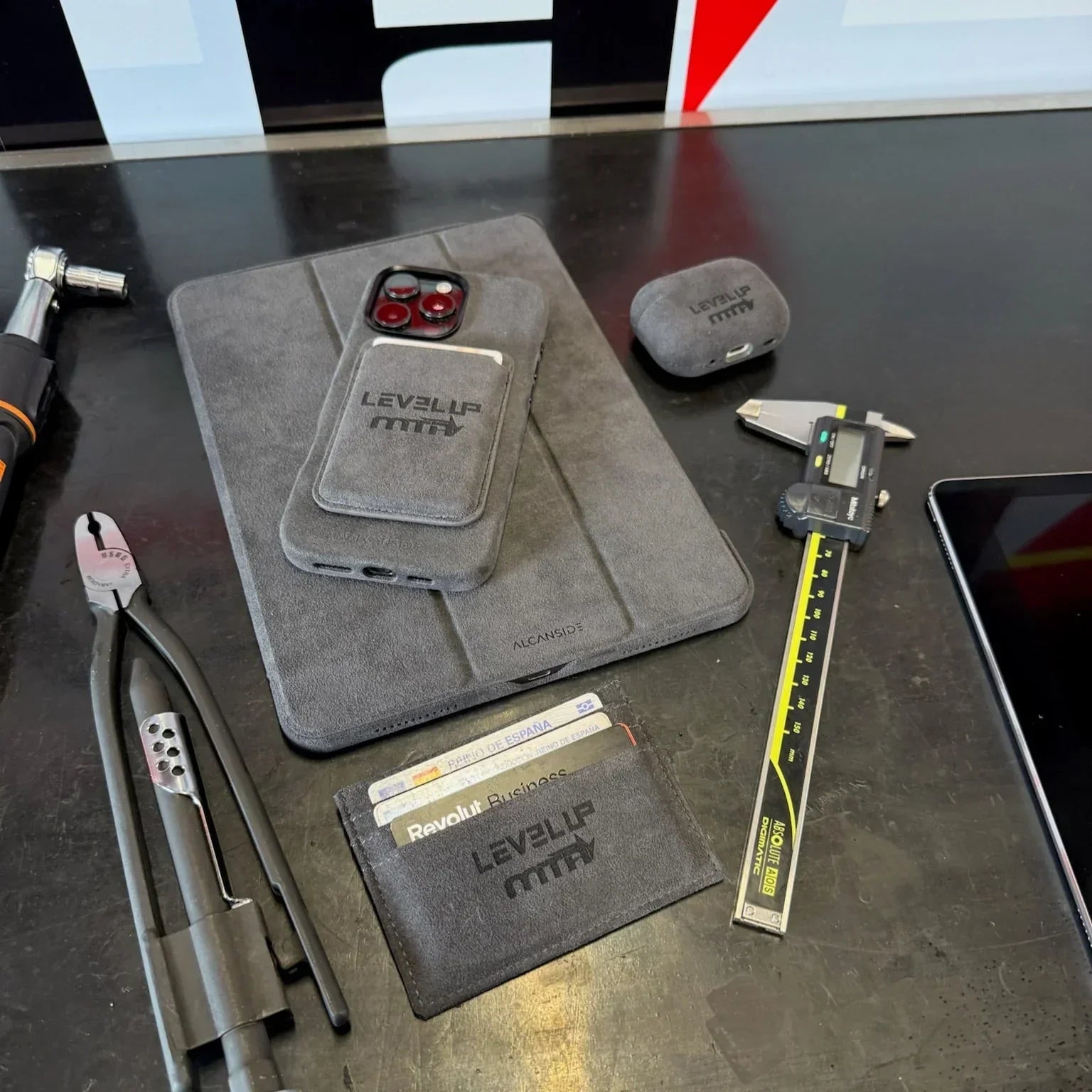 Alcantara iPad Cover - For iPad Pro 2024 (13 inch) - LEVEL UP MTA - Space Grey